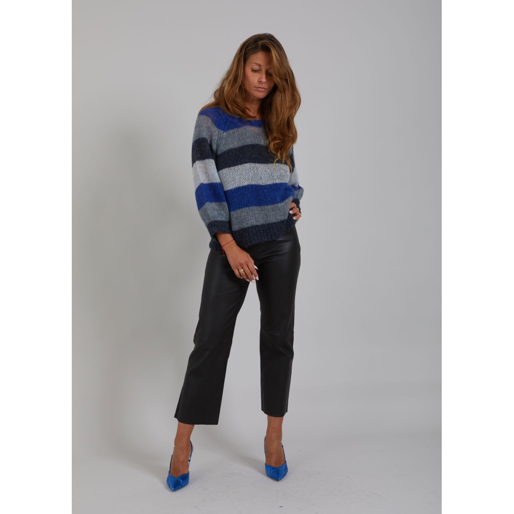 COSTER CPH strik med striber i blå toner