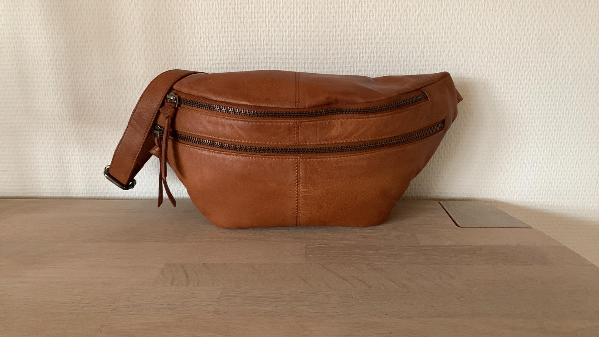 CHILI bumbag i cognac 