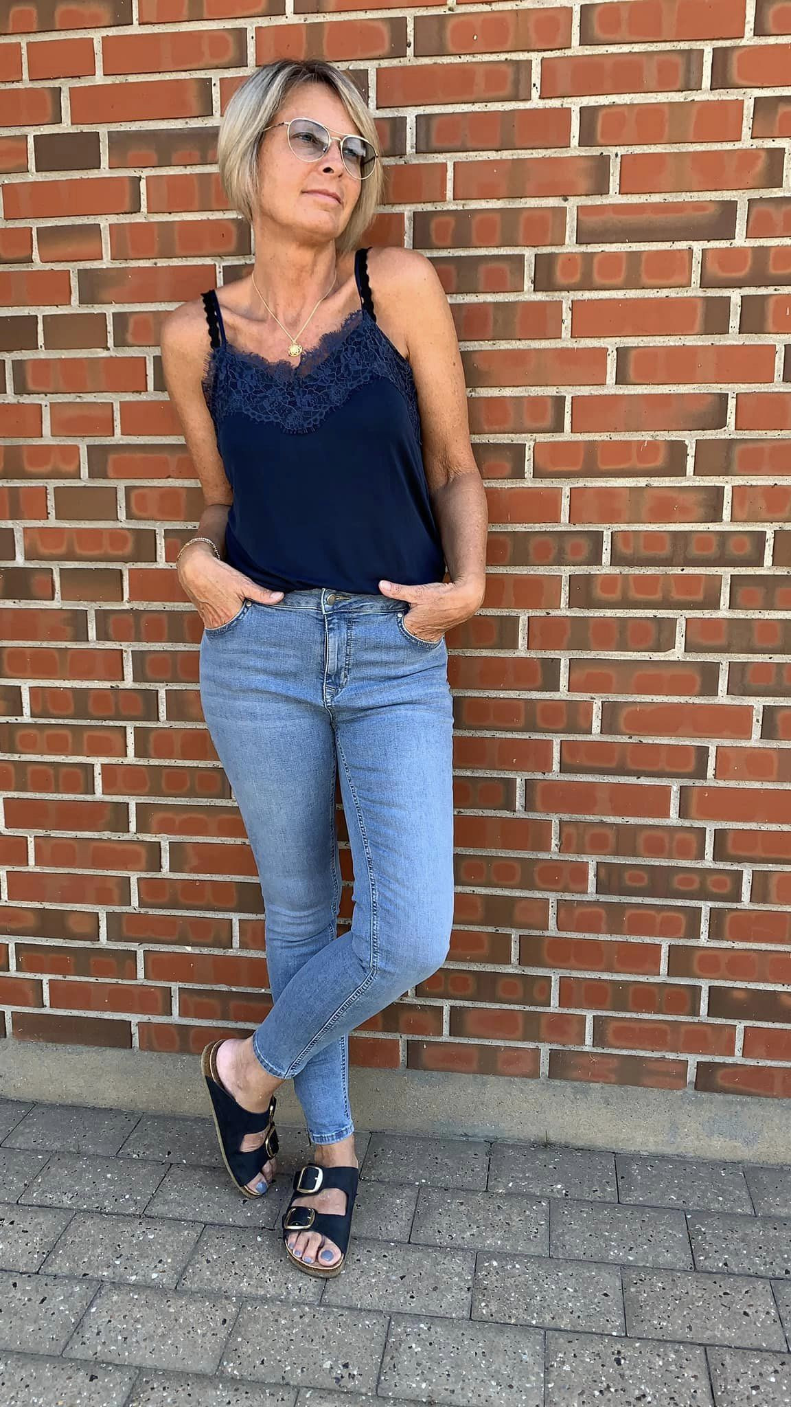 ICHI mørkeblå top. SPAR 70%