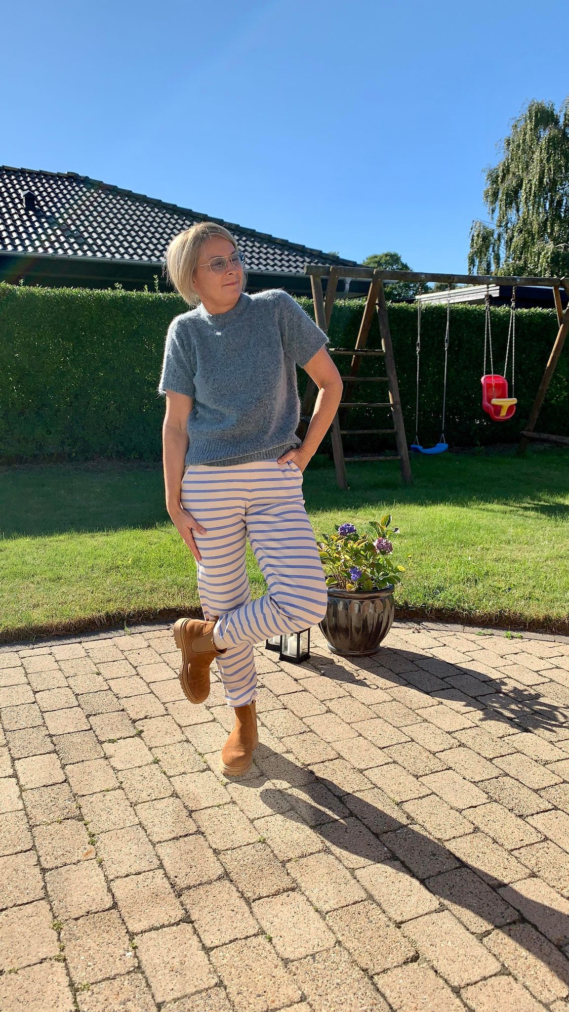 COSTER strikbukser med blå striber. SPAR 70%