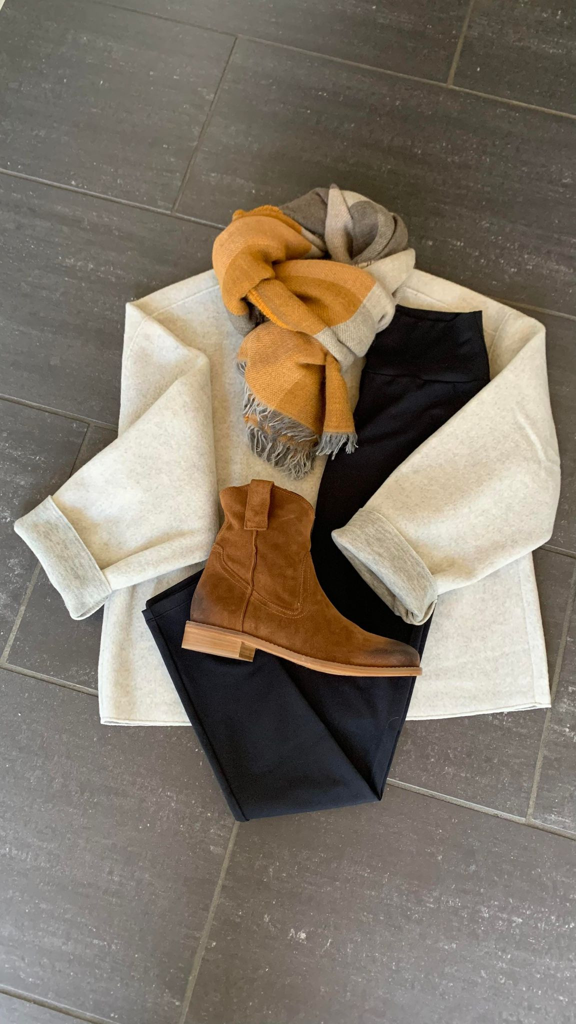 Re:Designed Tørklæde i gule og grå farver