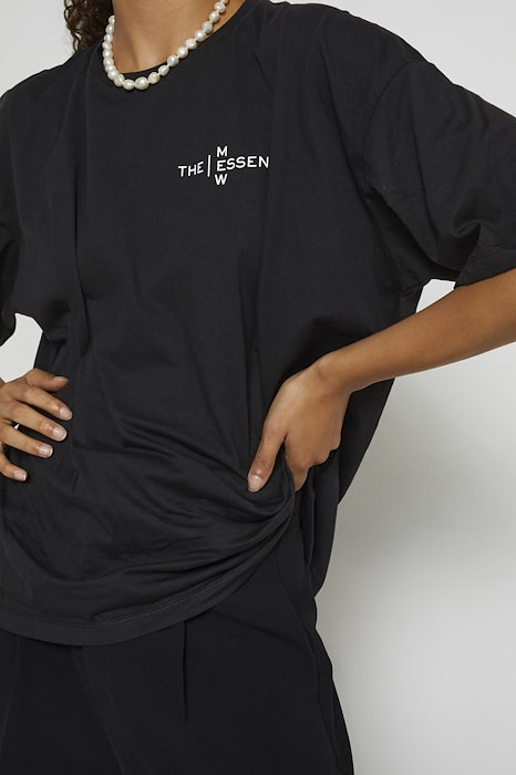 MY ESSENTIAL WARDROBE t-shirt i sort