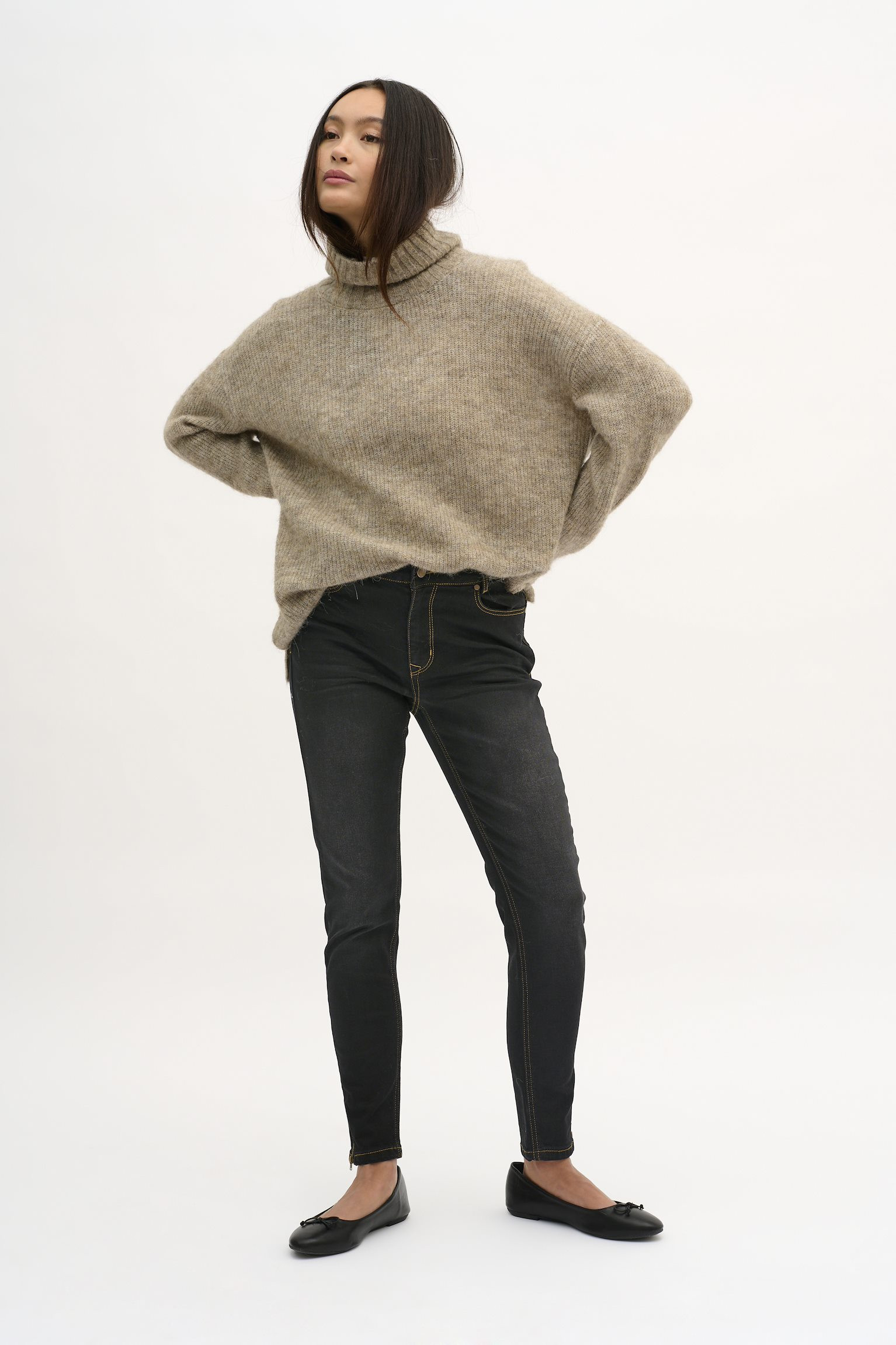 MY ESSENTIAL WARDROBE sorte jeans med høj talje 