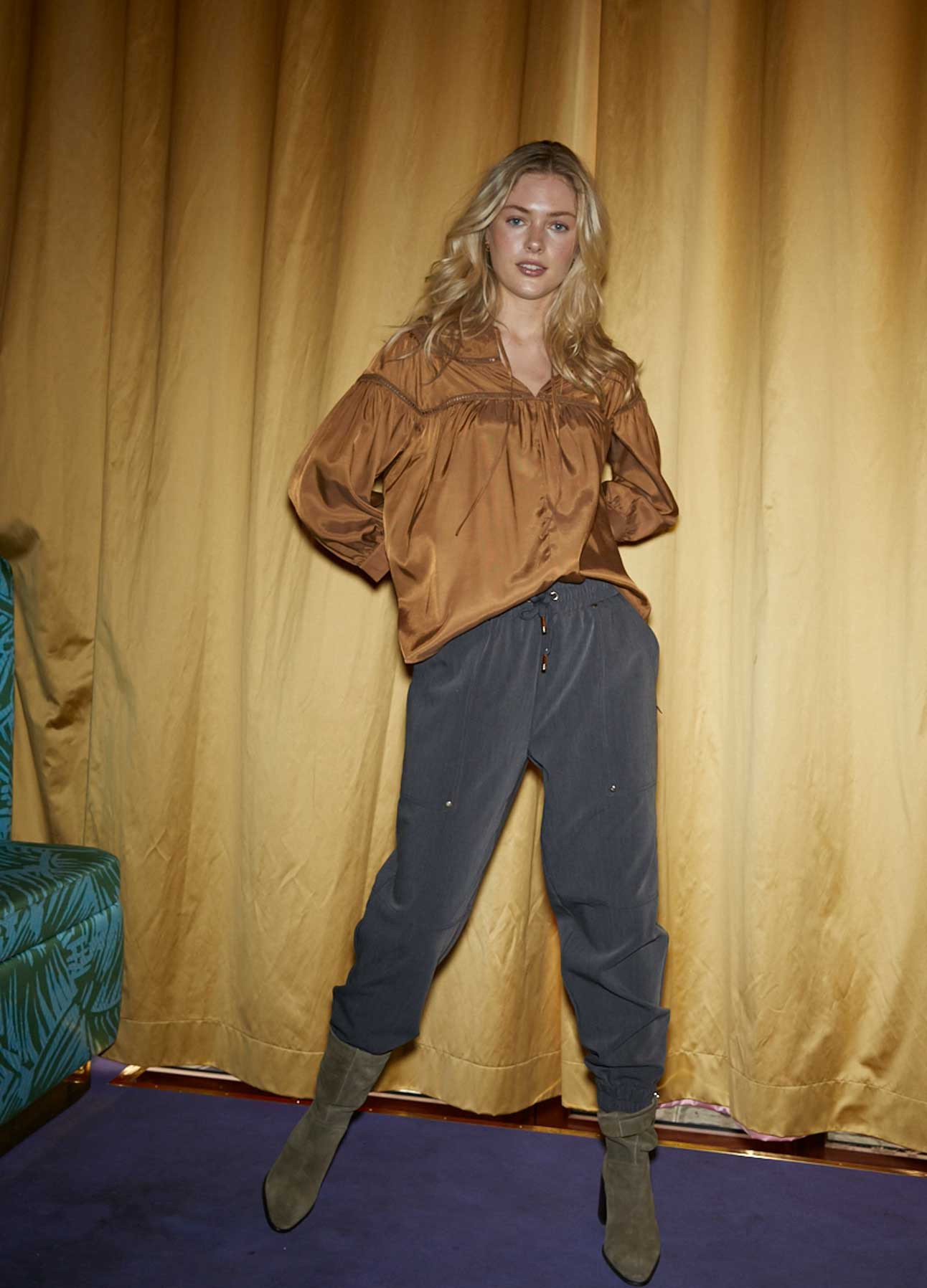 COSTER CPH buse i farven mørk sand. SPAR 70%