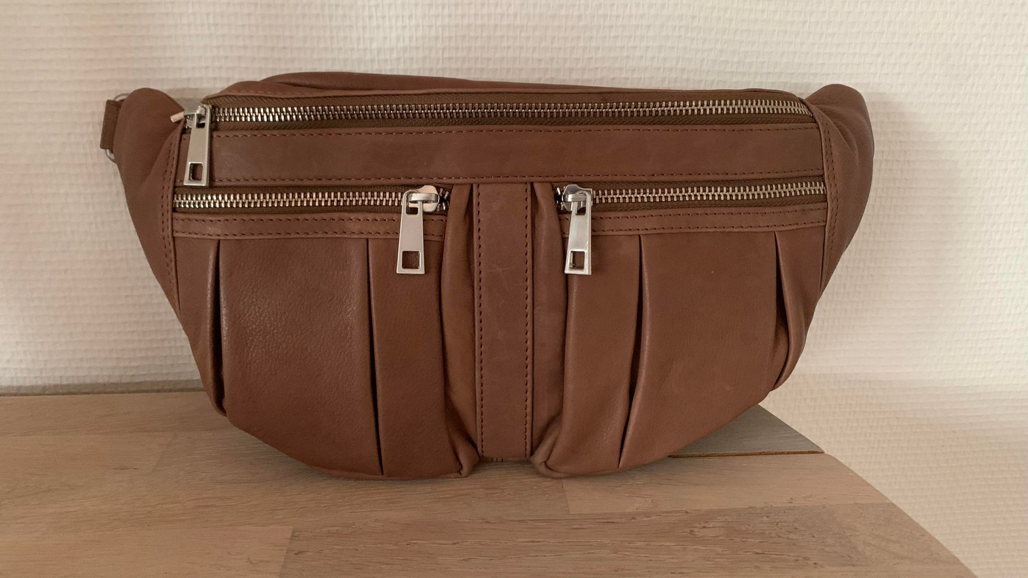 Tim & Simonsen bumbag i cafe latte 