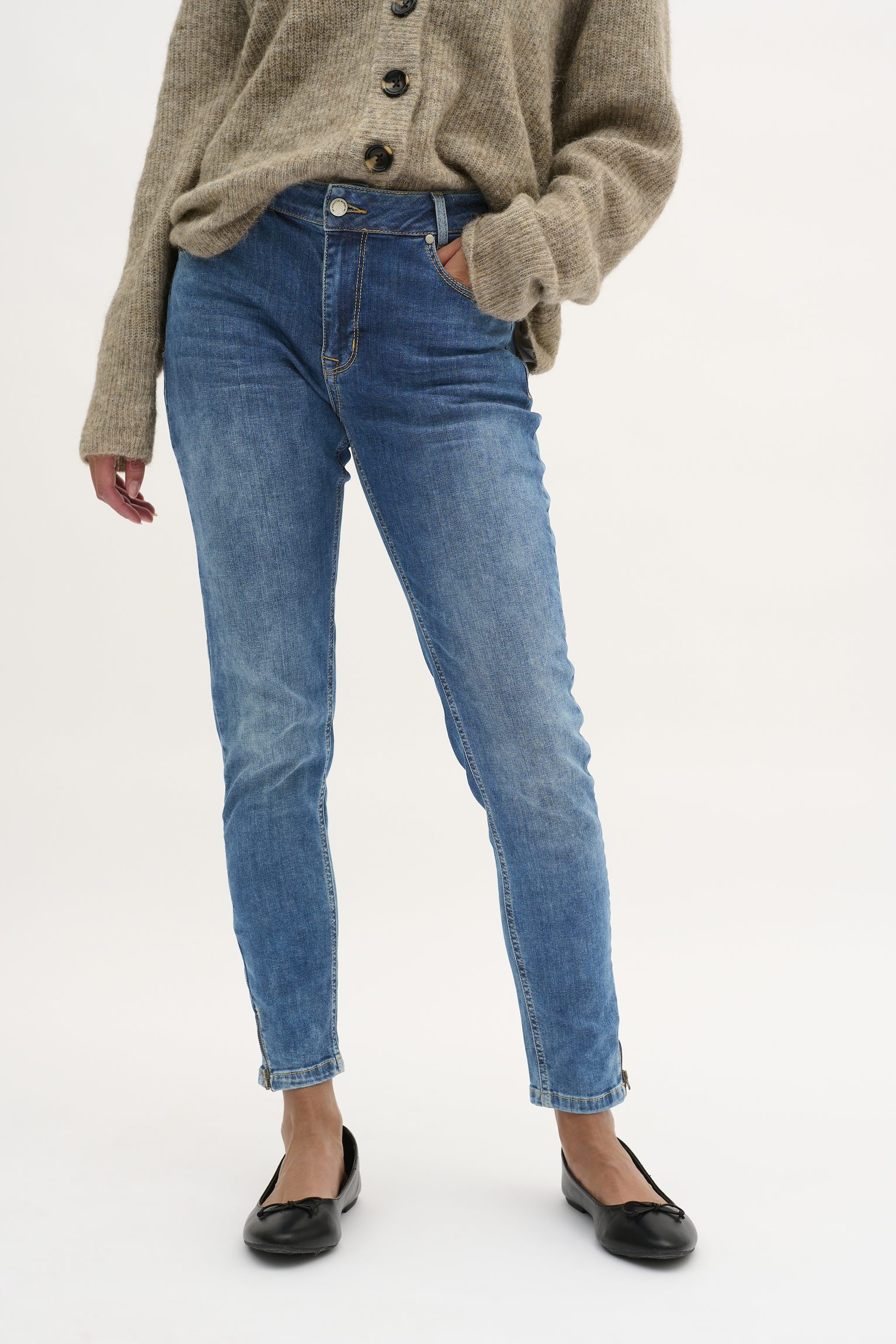 MY ESSENTIAL WARDROBE mellemblå jeans