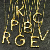 Pure by Nat halskæde med bogstav