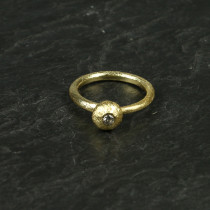 Pure by Nat guldbelagt ring med zircon