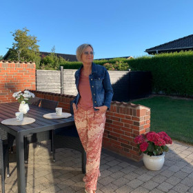 COSTER CPH T-shirt i lys blomme 